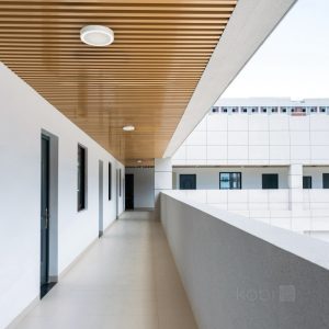 Plafonnier avec détecteur de mouvement LED NAIROS G2 12W 3CCT LX IP65 blanc Kobi Premium